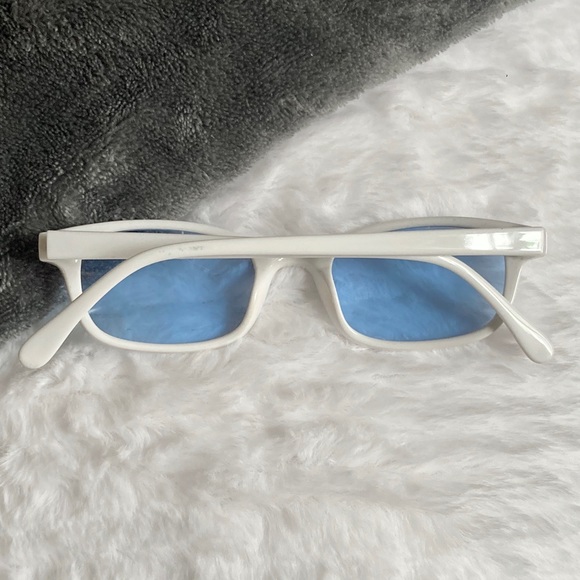 🛍 3 FOR $10 Frost Blue Rectangle Frame Sunglasses - Picture 3 of 3